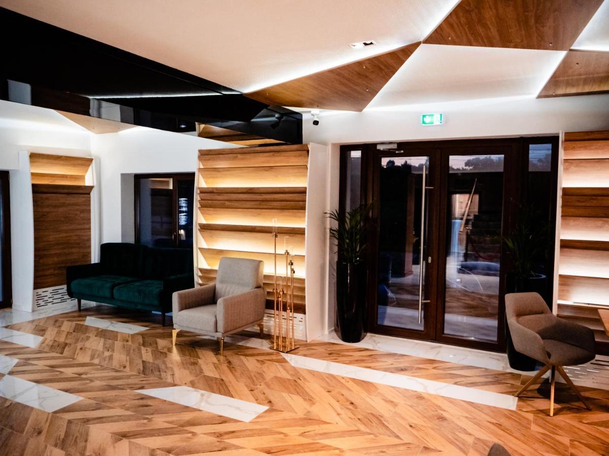 Hotel Goya Boutique Târgu Jiu Exteriér fotografie