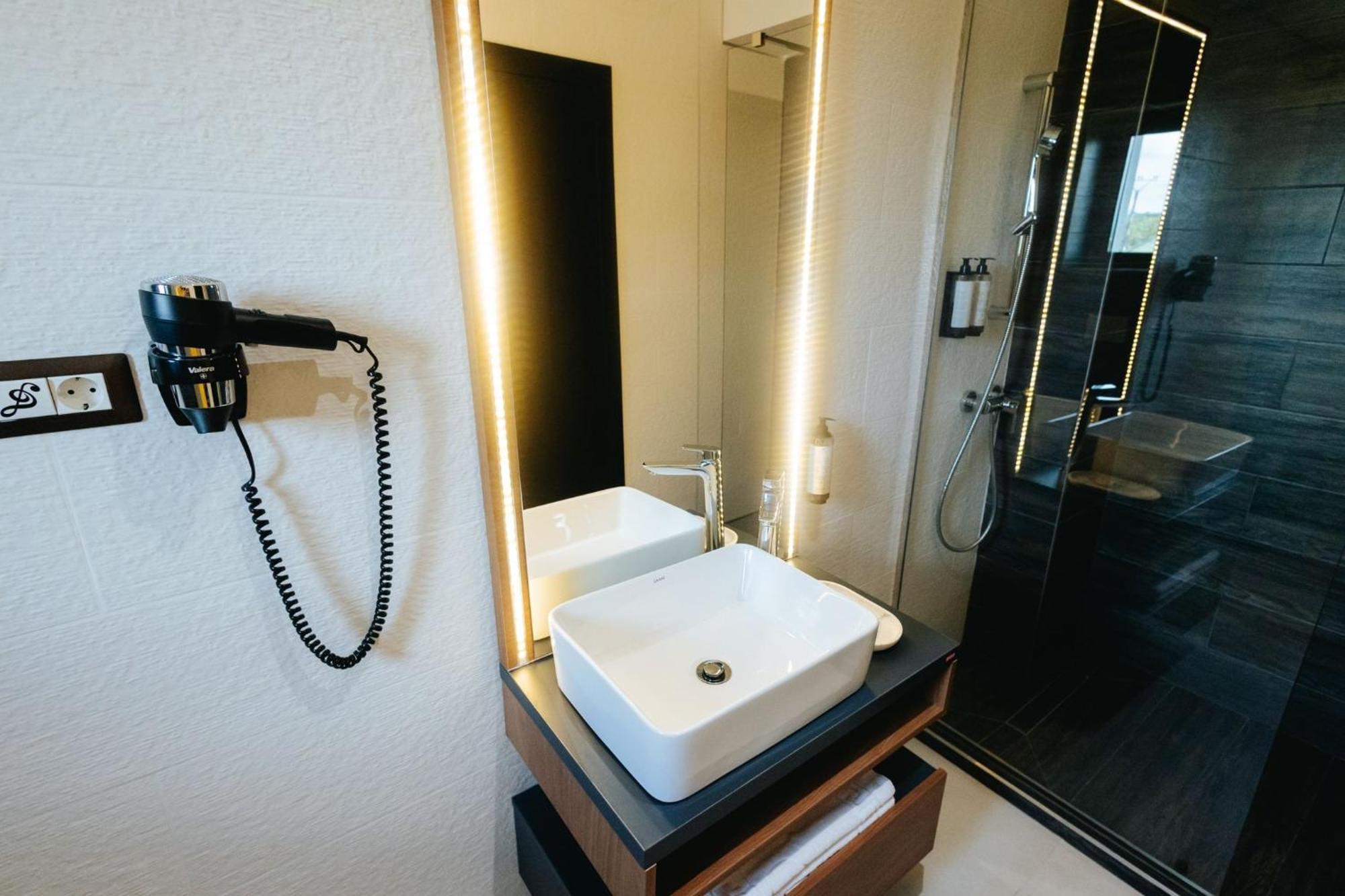 Hotel Goya Boutique Târgu Jiu Exteriér fotografie