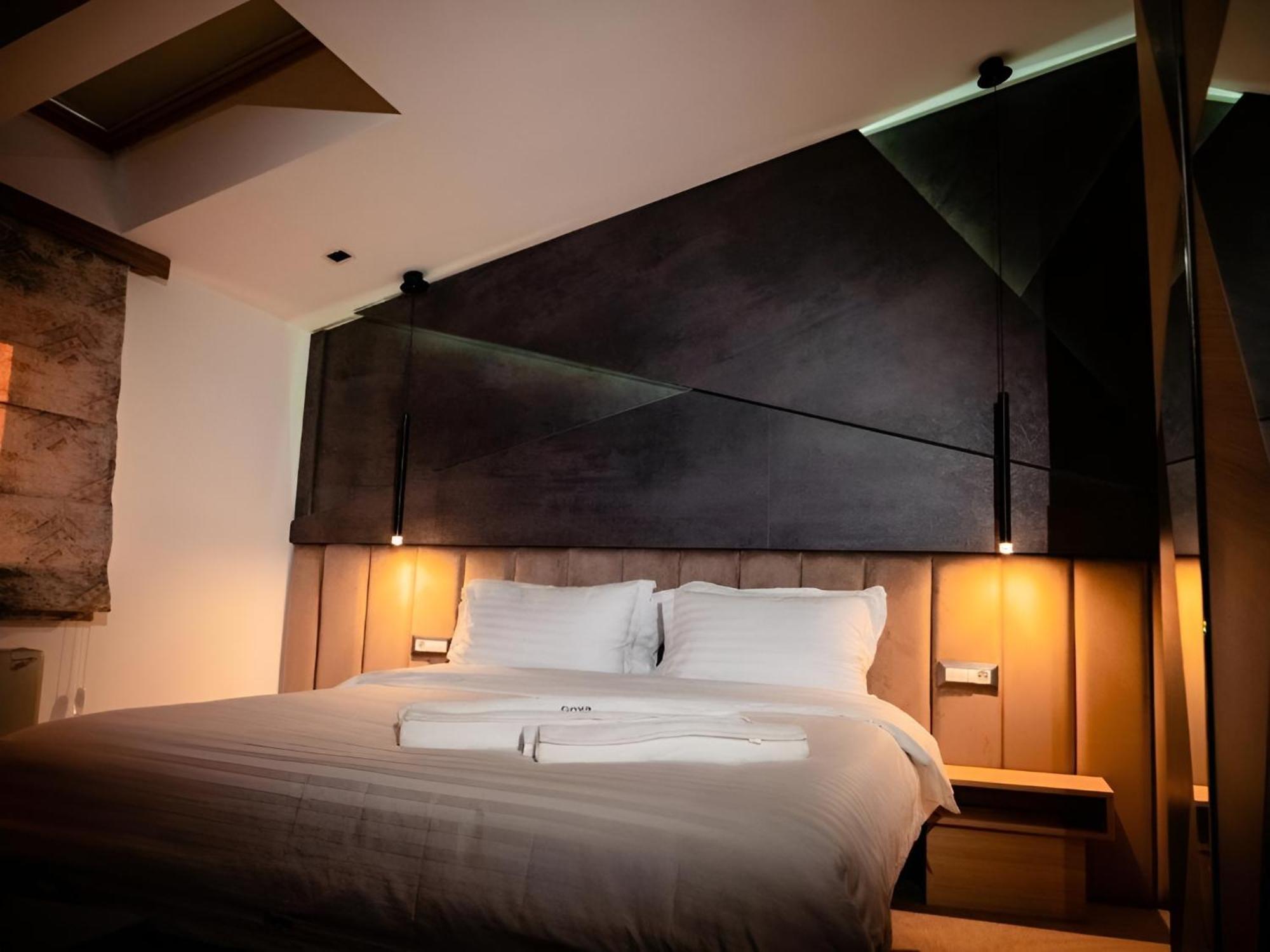 Hotel Goya Boutique Târgu Jiu Exteriér fotografie