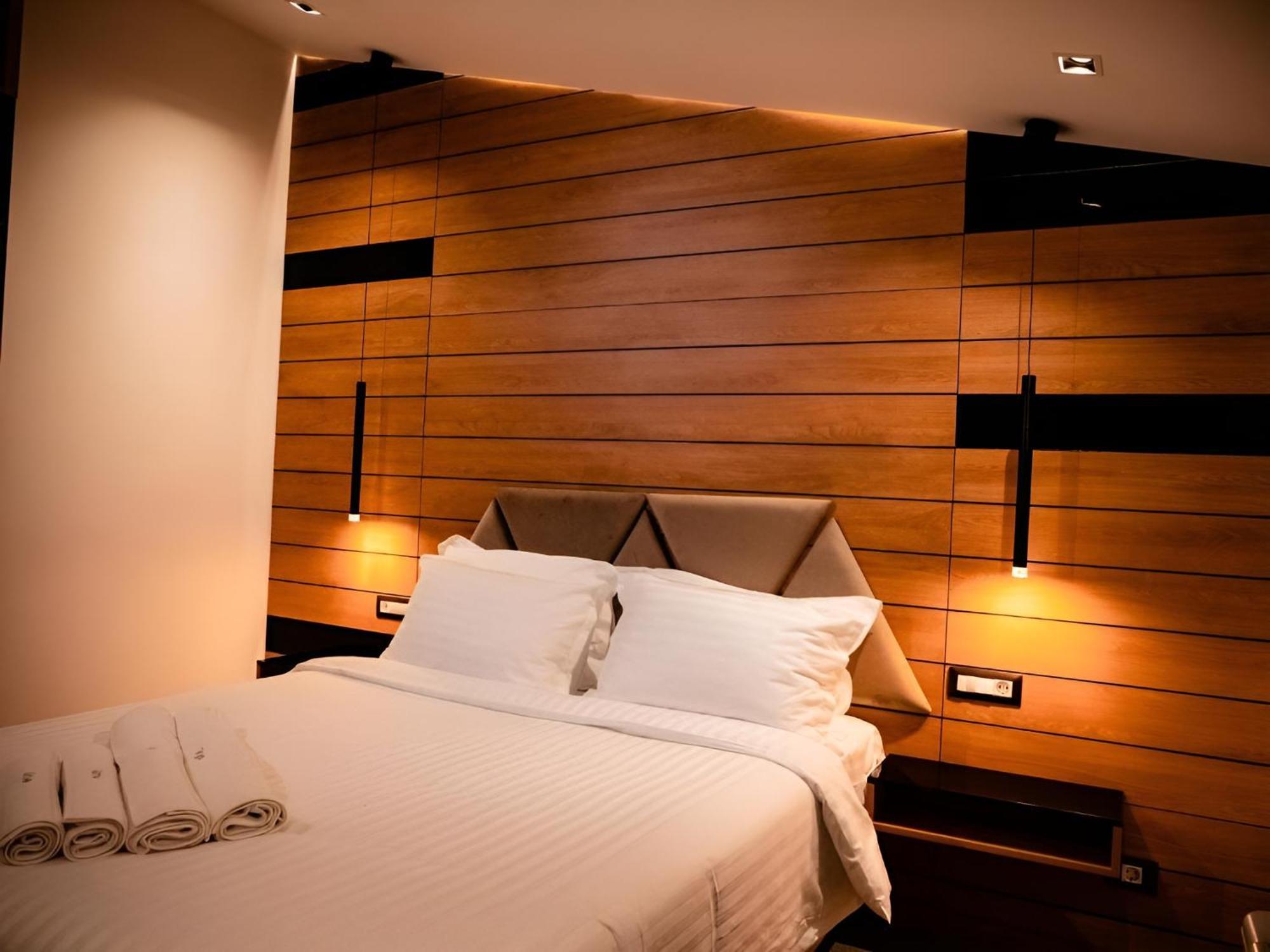 Hotel Goya Boutique Târgu Jiu Exteriér fotografie